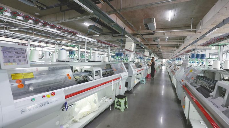冬季保暖之选:毛衣定制引领时尚潮流